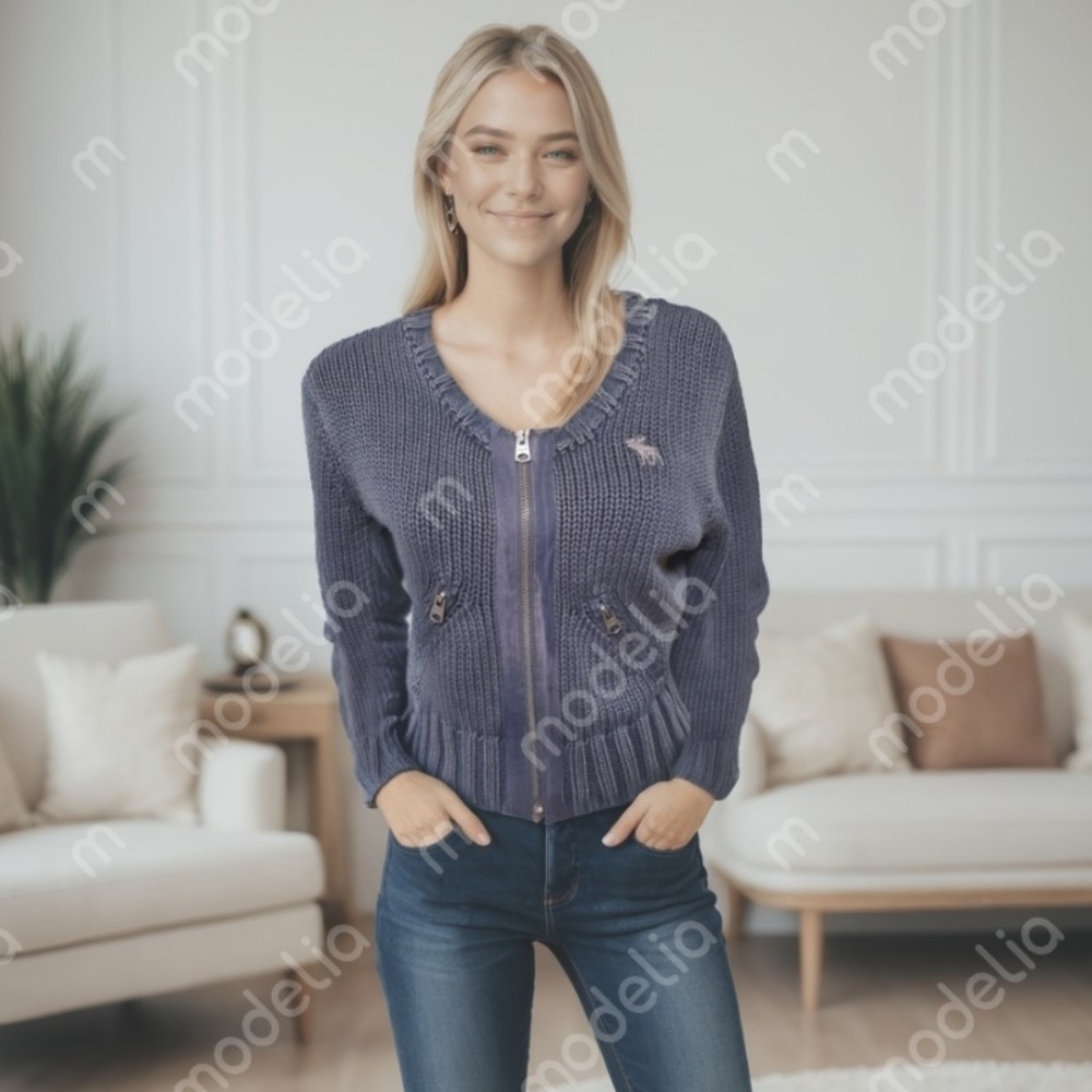 Cropped Long Sleeve Zippered Sweater